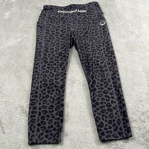Empowered Lotus 4-6 S Gray Spell Out Animal Print Cropped Leggings